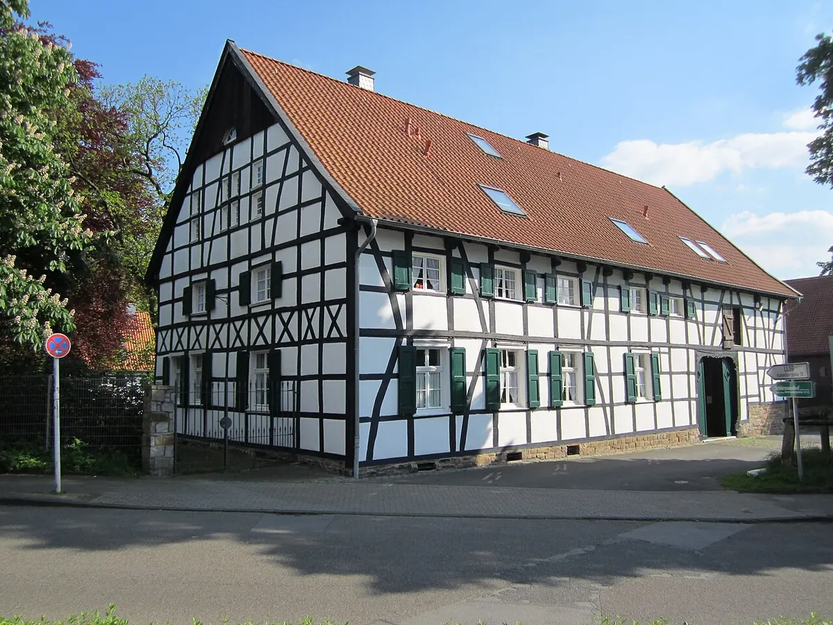 Winterdienst Essen-Bergerhausen: Wohnstraße im Winter