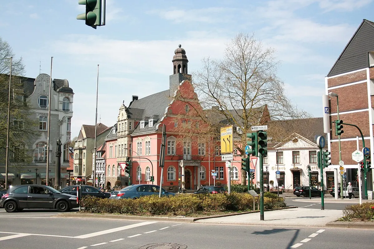 Winterdienst Essen-Werden: Werdener Markt mit Rathaus